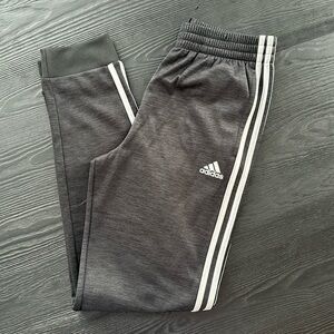 *NEVER WORN* BOYS ADIDAS Sweatpants. Heathered black. Size L (14/16).